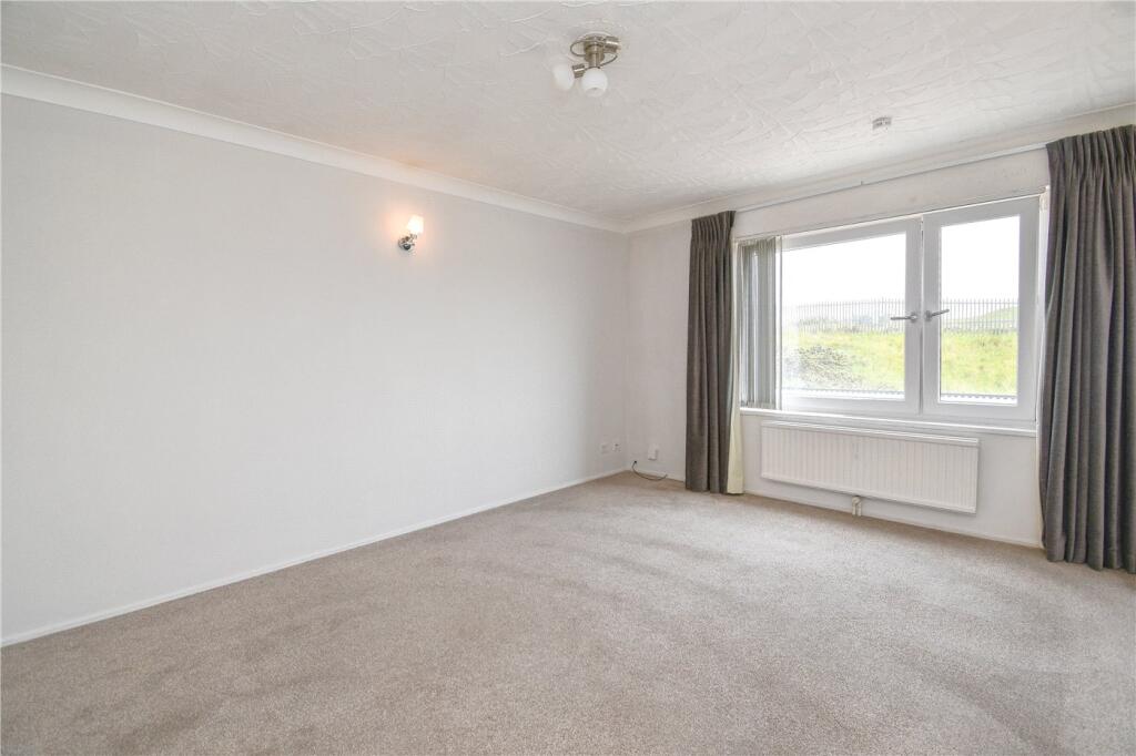 Apartment in Wirral, Liverpool City Region - View 2