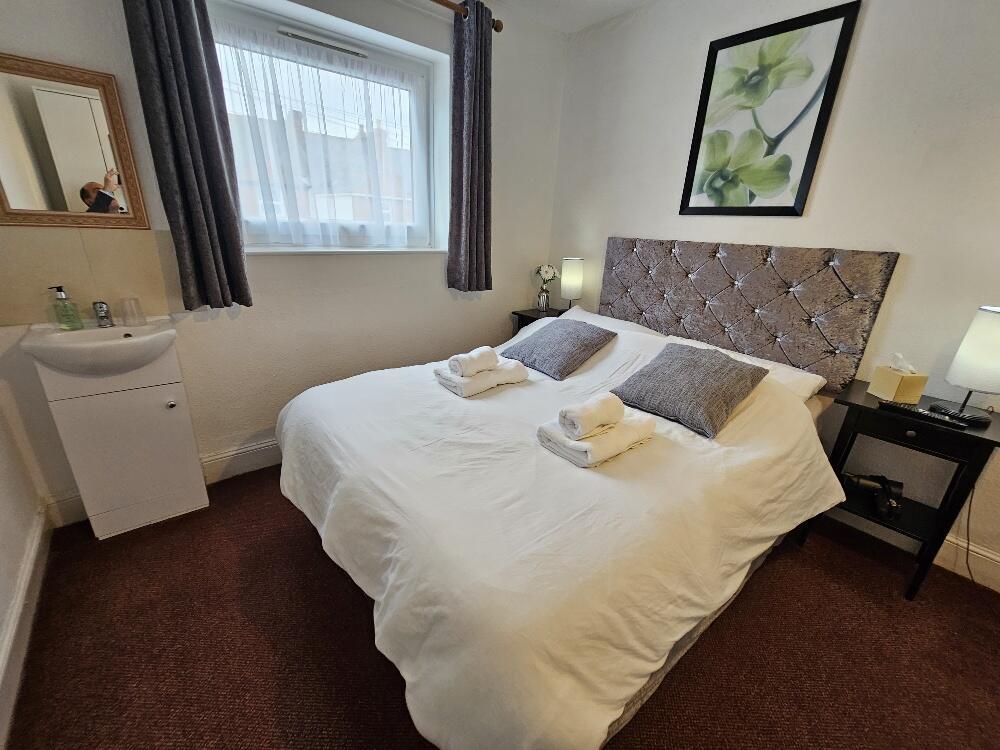 St Anne's Road Guest House, 1 St Anne's Road, Exeter, Devon, EX1 photo 3