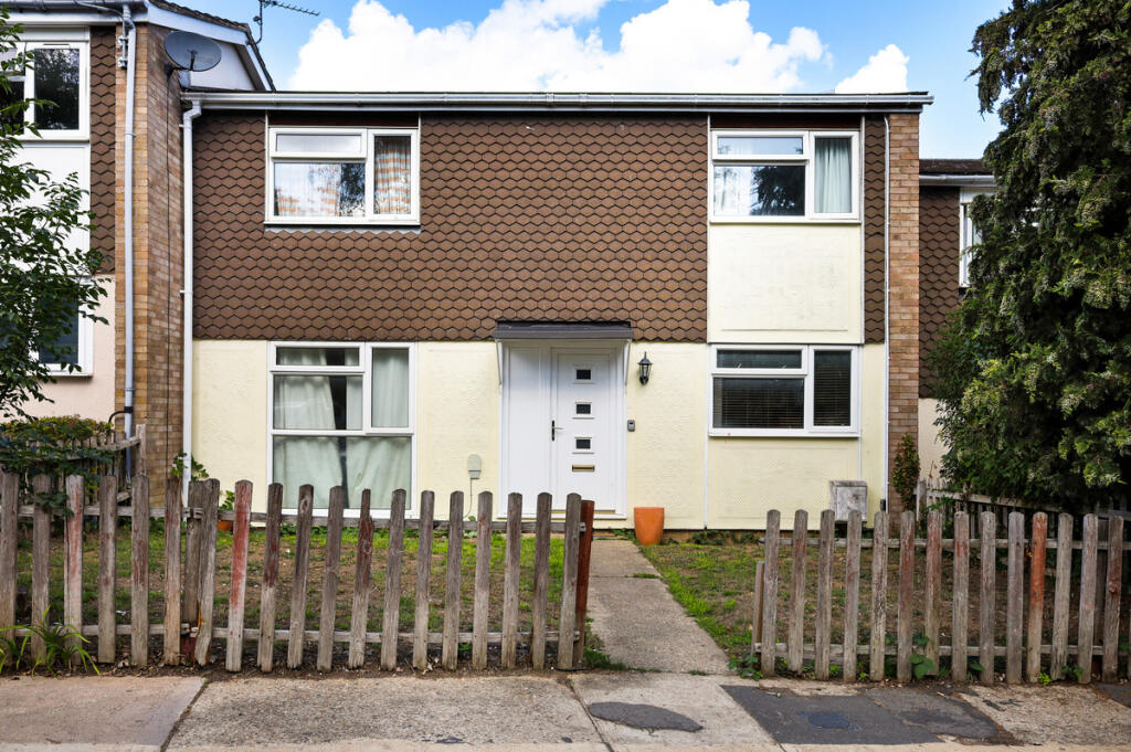 3-bed terraced on Goldingham Drive, Braintree, CM7, £280,000