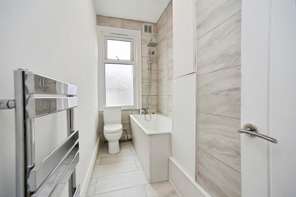 House in Leeds - View 4