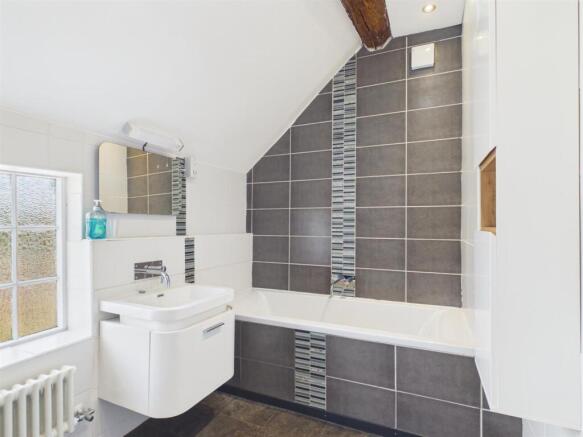 FIRST FLOOR EN SUITE