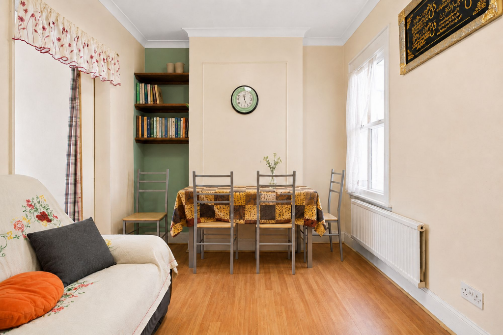 House in Croydon - View 4