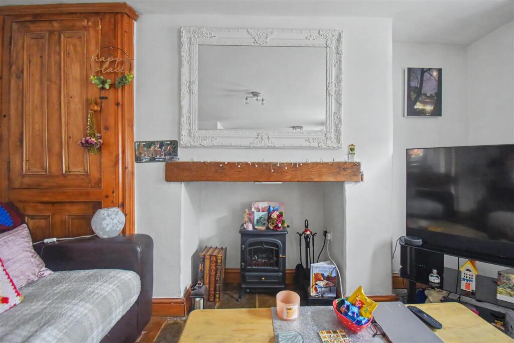 NN17, High Street, Gretton, Corby - More