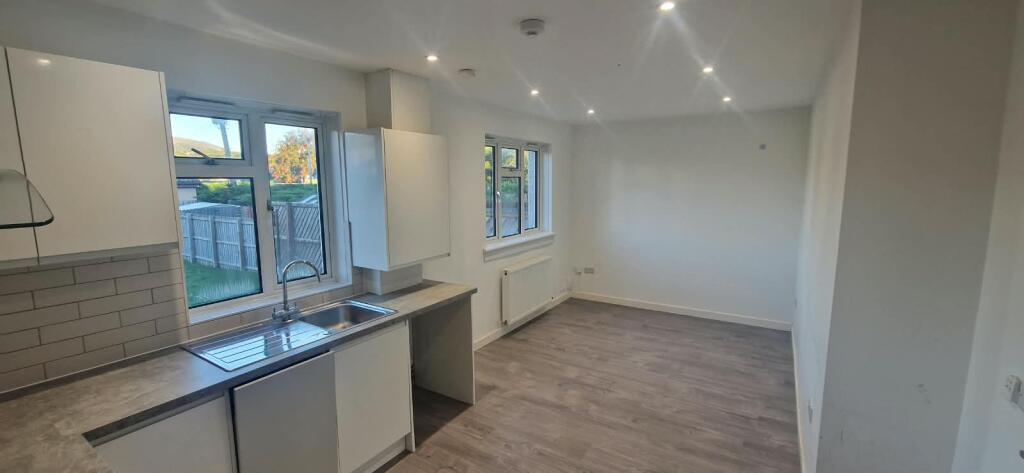 House in Edinburgh, Midlothian - More