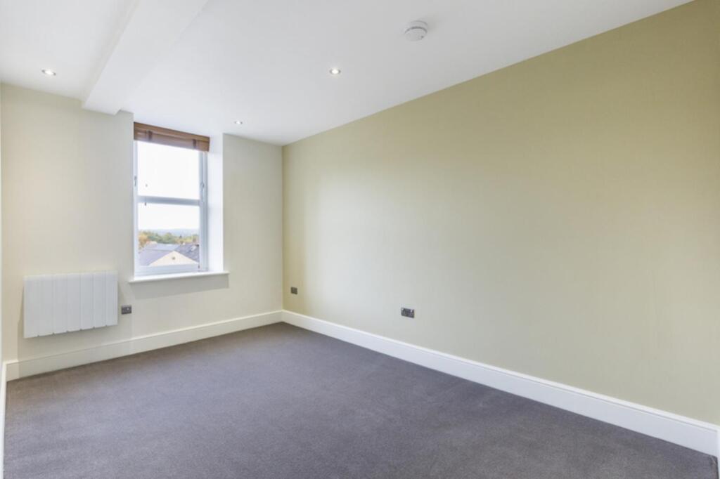 Apartment in Bradford, Middleton Estate, Ilkley - More