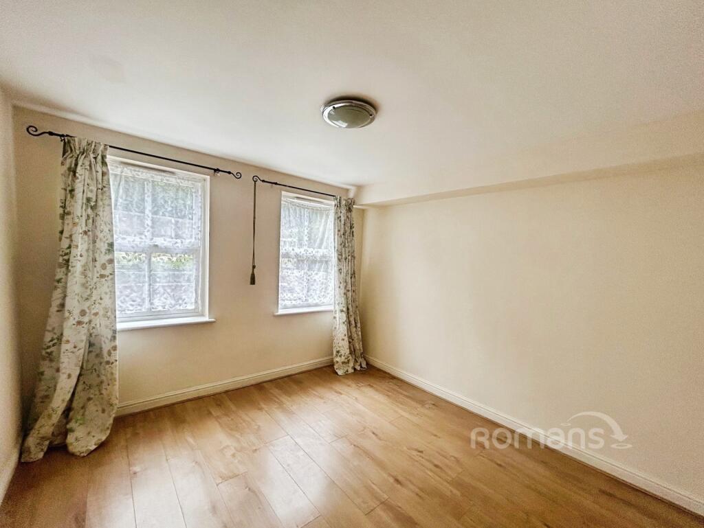 Apartment in Rushmoor, Hampshire - More