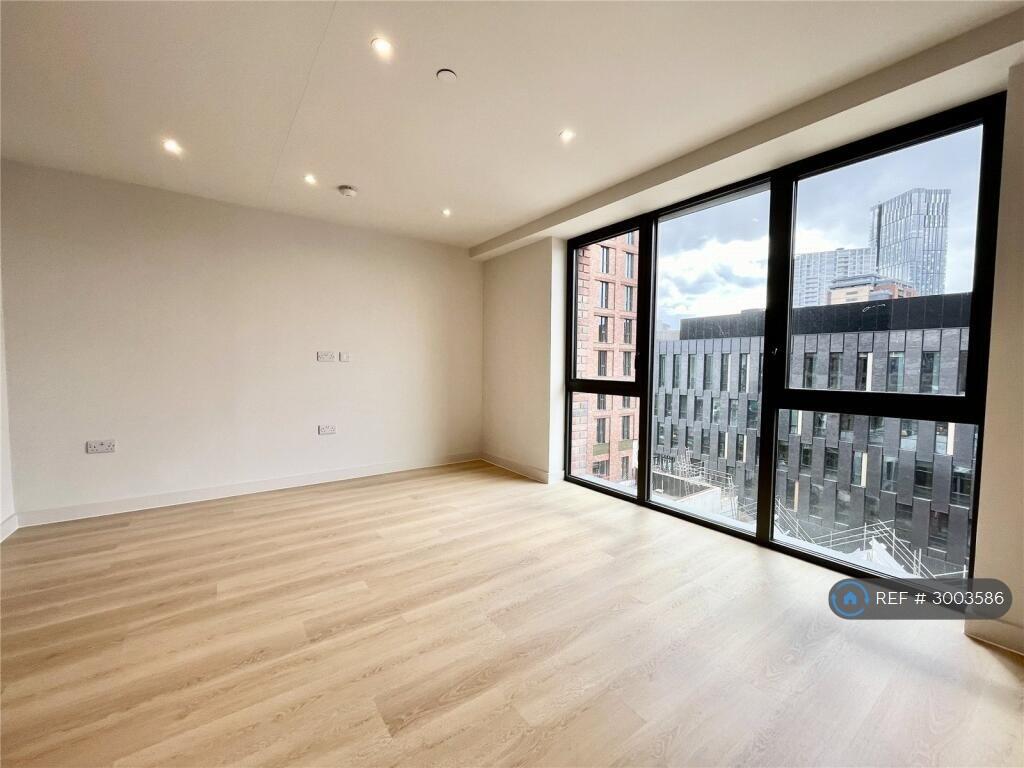 Apartment in Manchester - View 3
