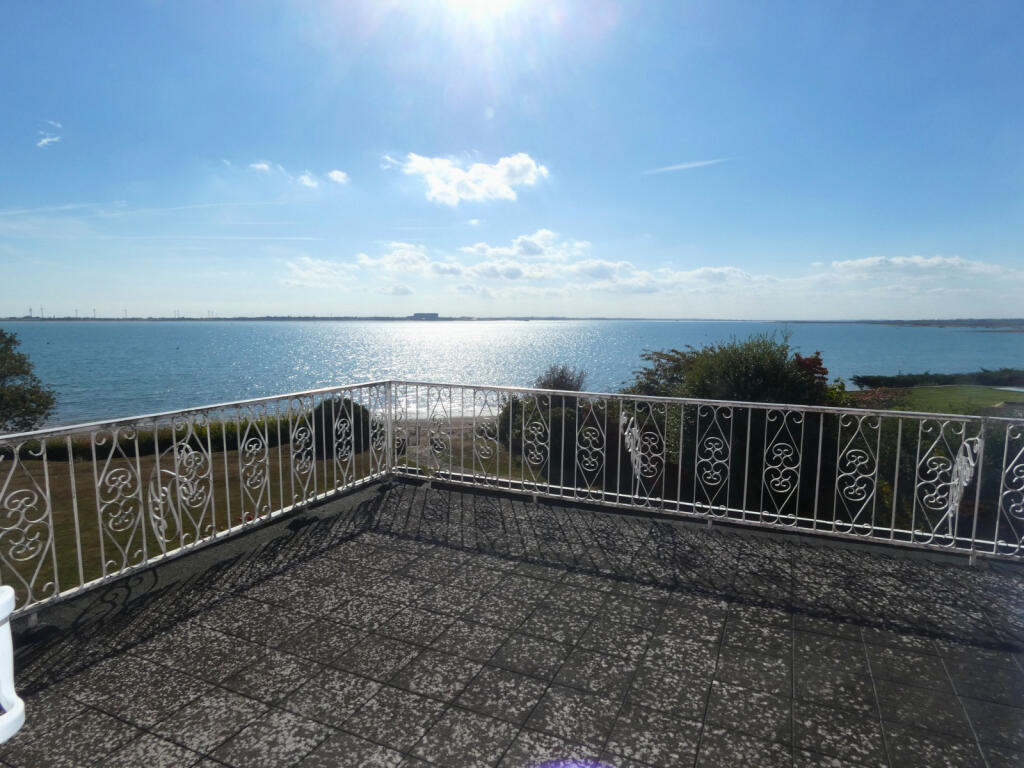 West Mersea, CO5 8AE photo 2