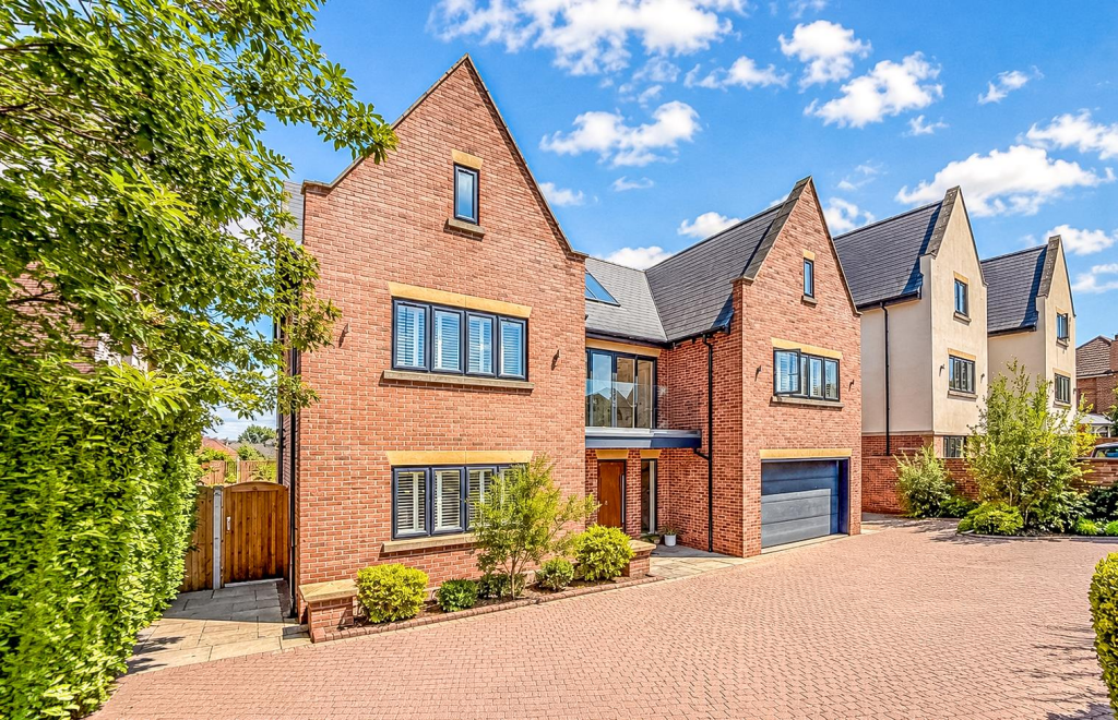 Main image of property: High Oakham Hill, Mansfield