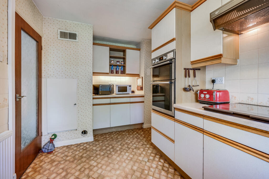 House in Chelmsford, Great Baddow - More
