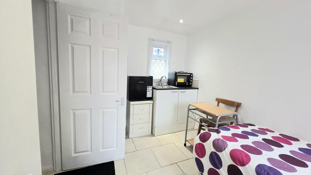 Main image of property: Jubilee Crescent, Gravesend, DA12