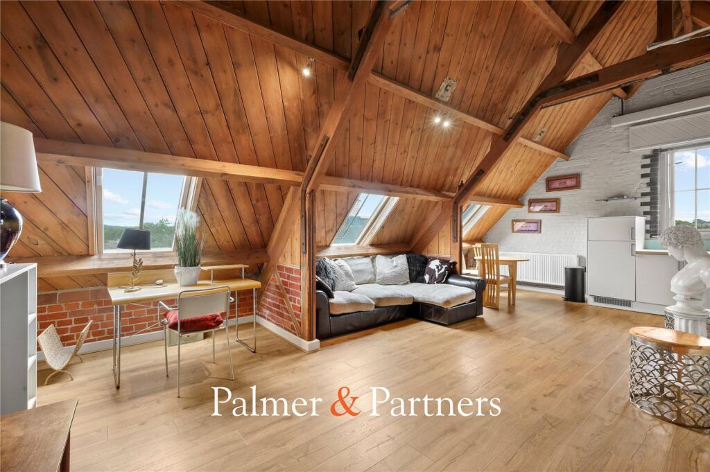 Apartment in Colchester, New Town - View 3