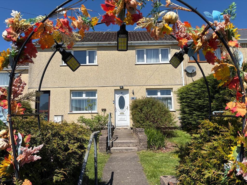 Main image of property: Queensway, Garnlydan, Ebbw Vale, Blaenau Gwent, NP23 5EJ