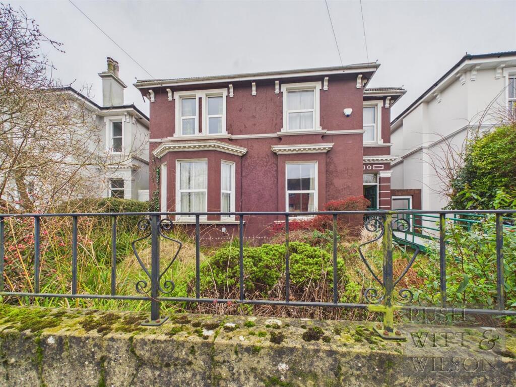 5-bed detached on Fearon Road, Hastings, £500,000