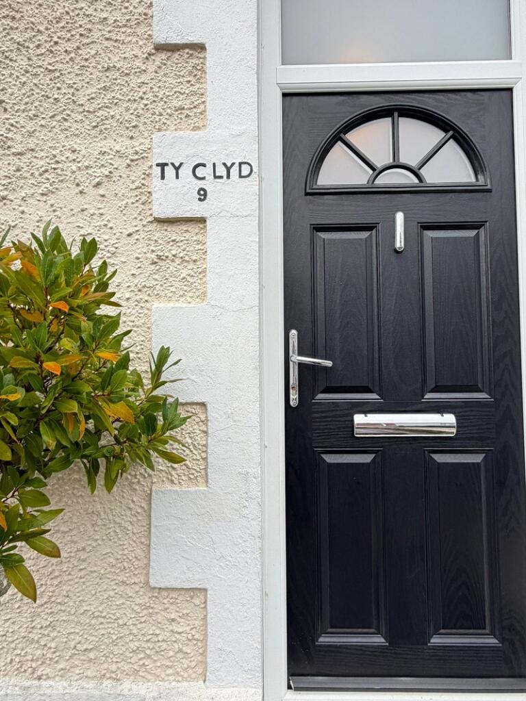 House in Glynneath, Pontwalby - View 2