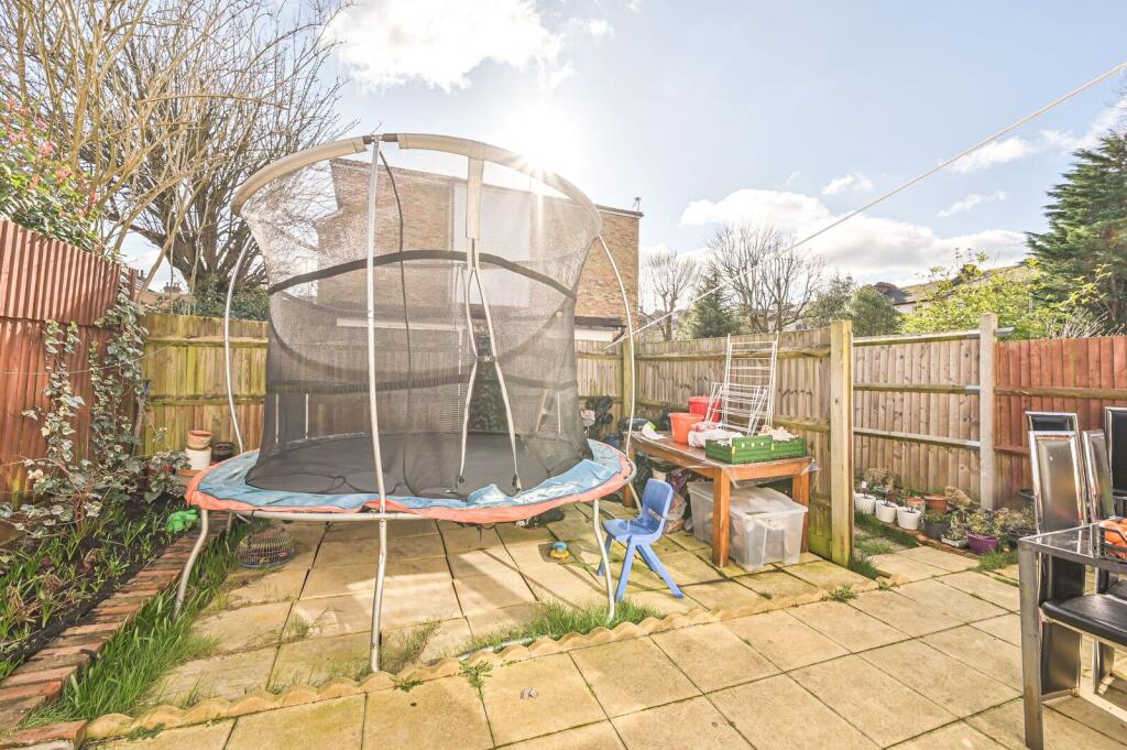 House in London - View 6