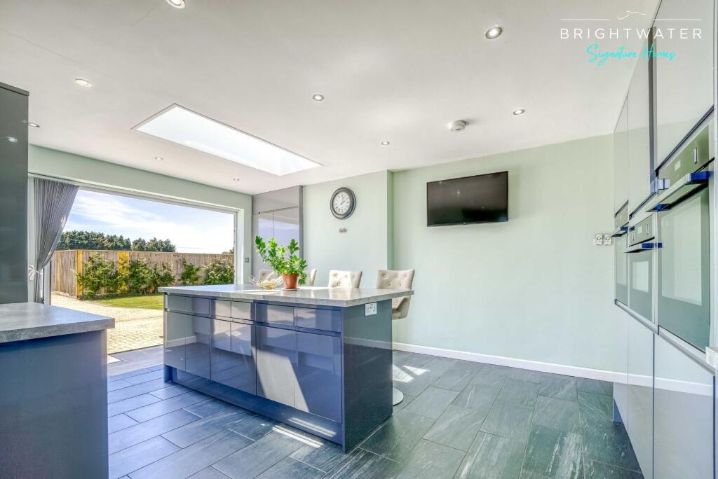 Throop Road, Bournemouth, BH8 photo 5