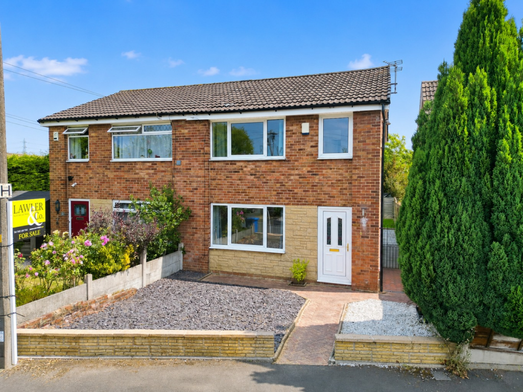 3-bed semi-detached on Dunnock Close, Stockport, Cheshire, SK2 5XD, £280,000