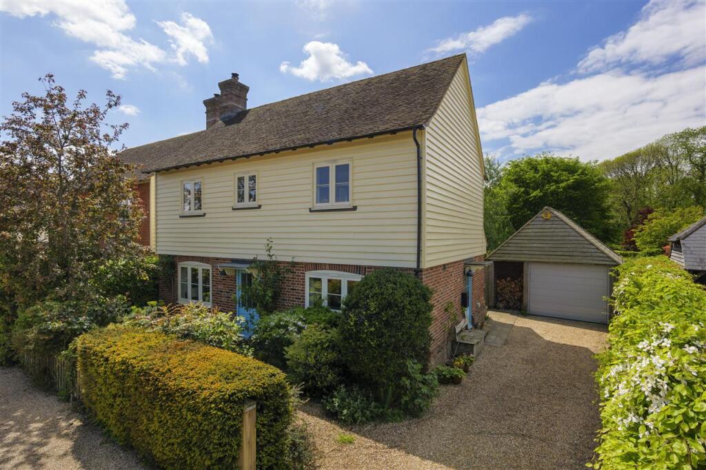 Main image of property: Gloster Cottage, 4 Clockhouse Green, Challock