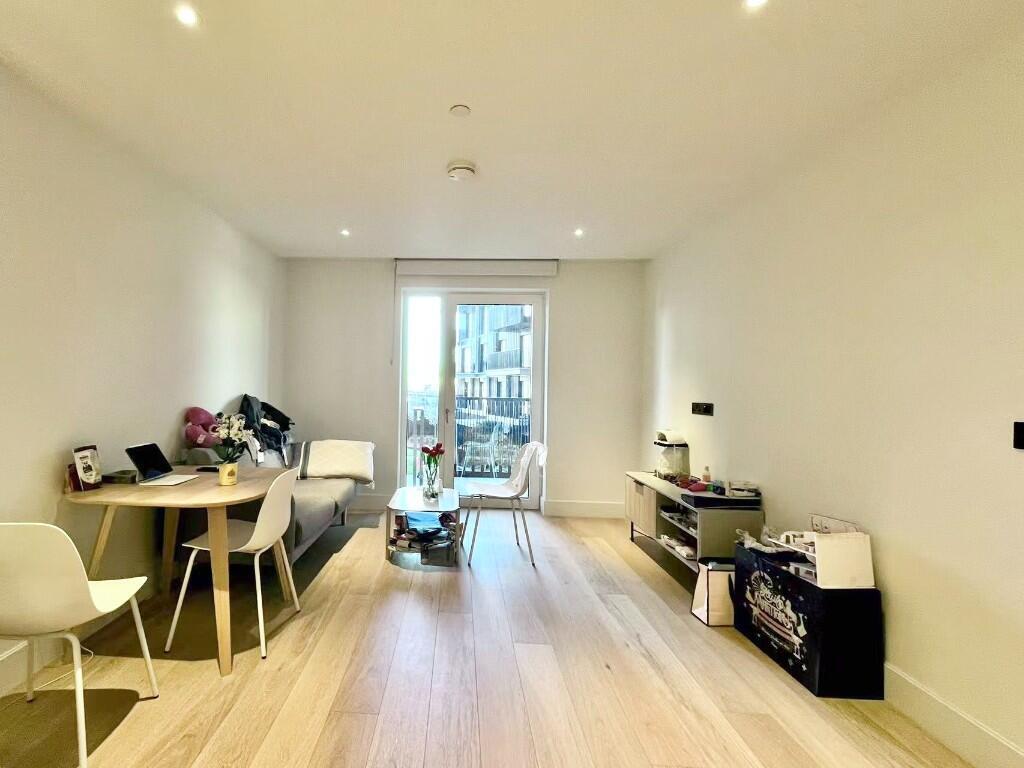 Main image of property: Cassini Apartments, Cascade Way, Hammersmith And Fulham, London