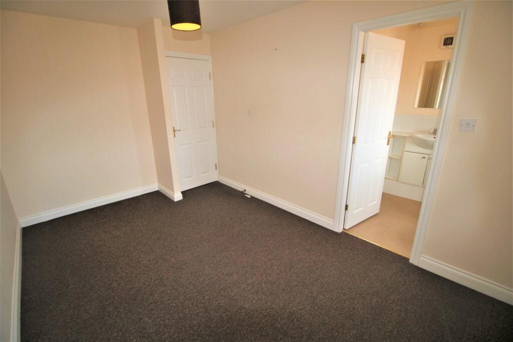 Rushmore Drive, Widnes, Cheshire, WA8 photo 4