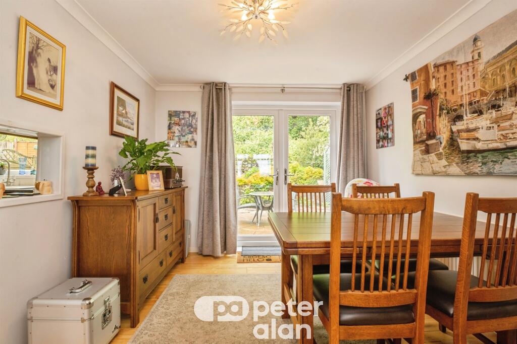 House in Newport, Panteg - More