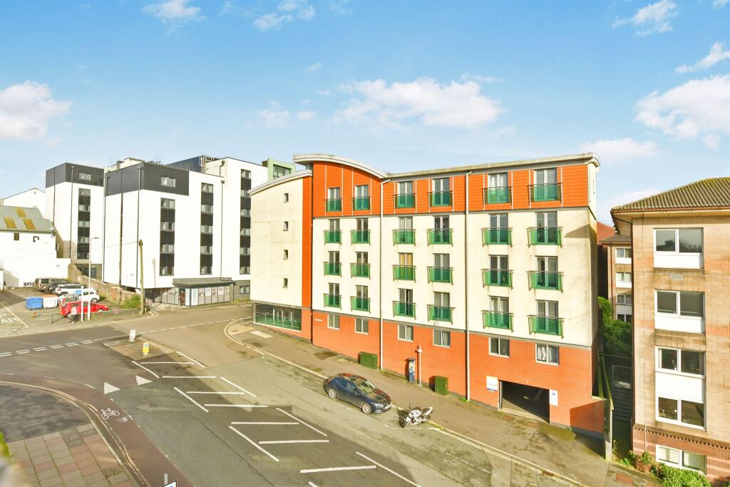 Studio flat on Regent Street, Plymouth, £75,000