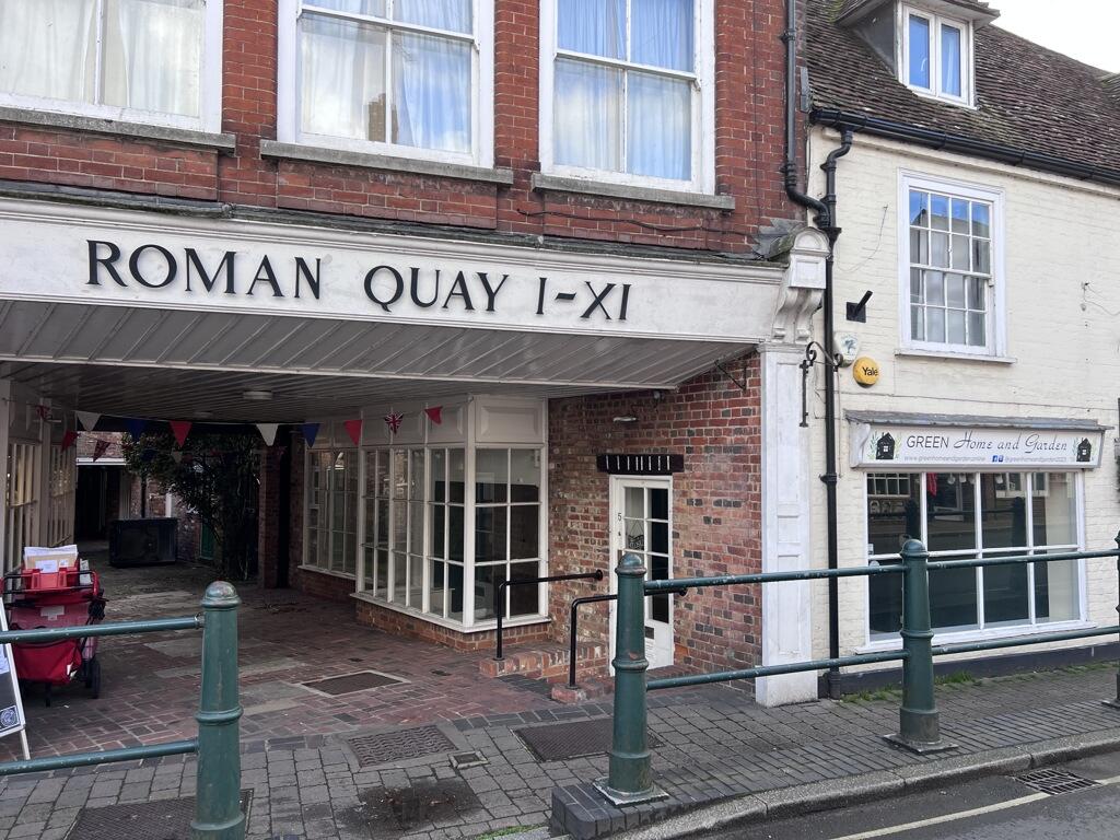 Main image of property: 5 High Street, Roman Quay, Fordingbridge, Hampshire, SP6 1AS