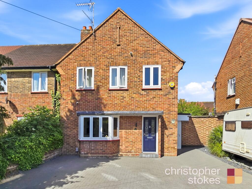 3-bed terraced on Sterling Avenue, Waltham Cross, Hertfordshire, EN8 8DE, £450,000