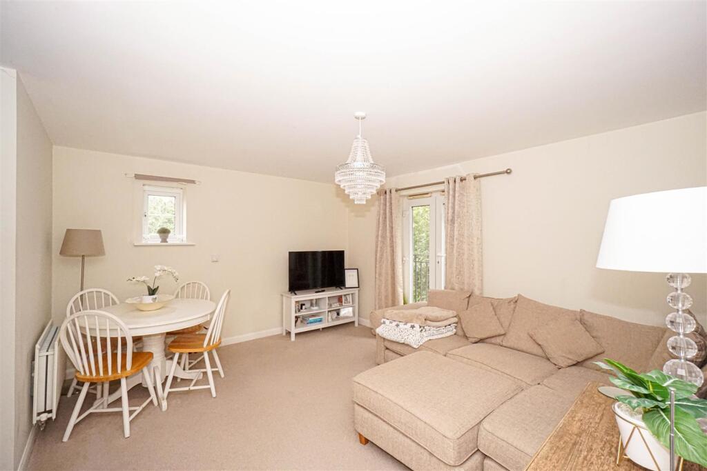 Apartment in Tonbridge - View 2