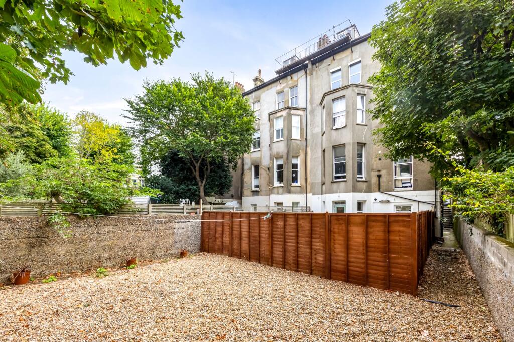 Apartment in Brighton - View 3