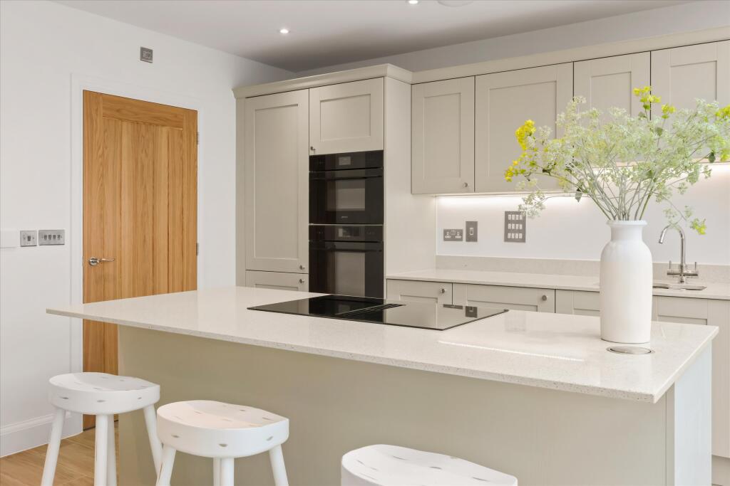 House in Swindon - View 5
