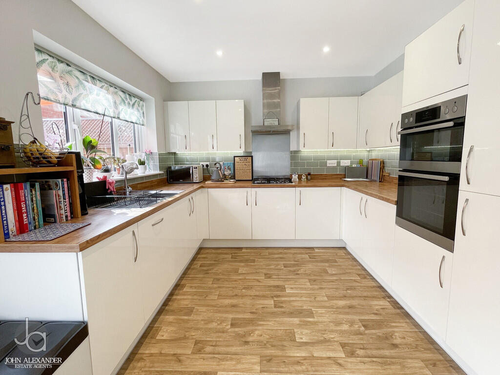 House in Colchester, Tiptree - More