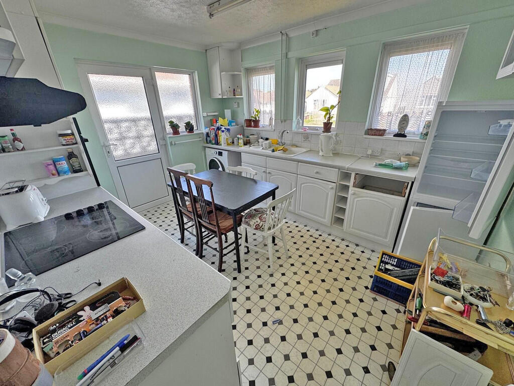 Feversham Close, Shoreham-by-Sea photo 4