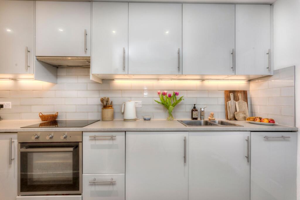 Apartment in Hove, Brighton and Hove - View 3