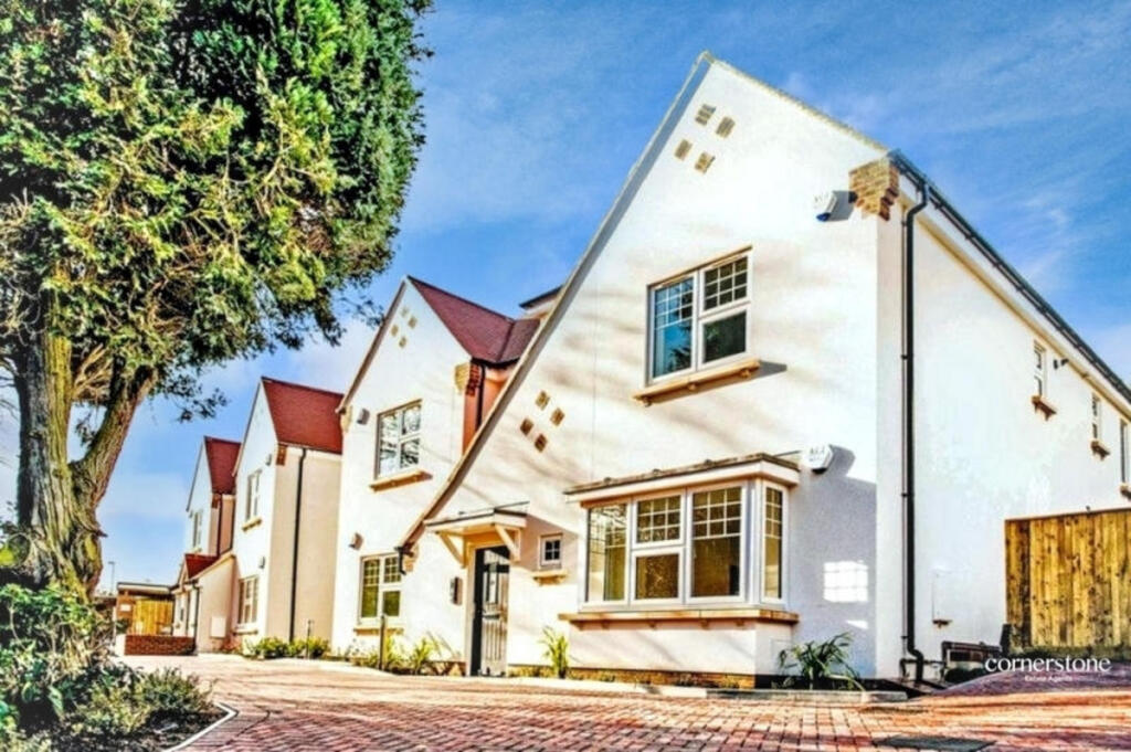 Main image of property: woodcote Valley, Croydon, CR8 3