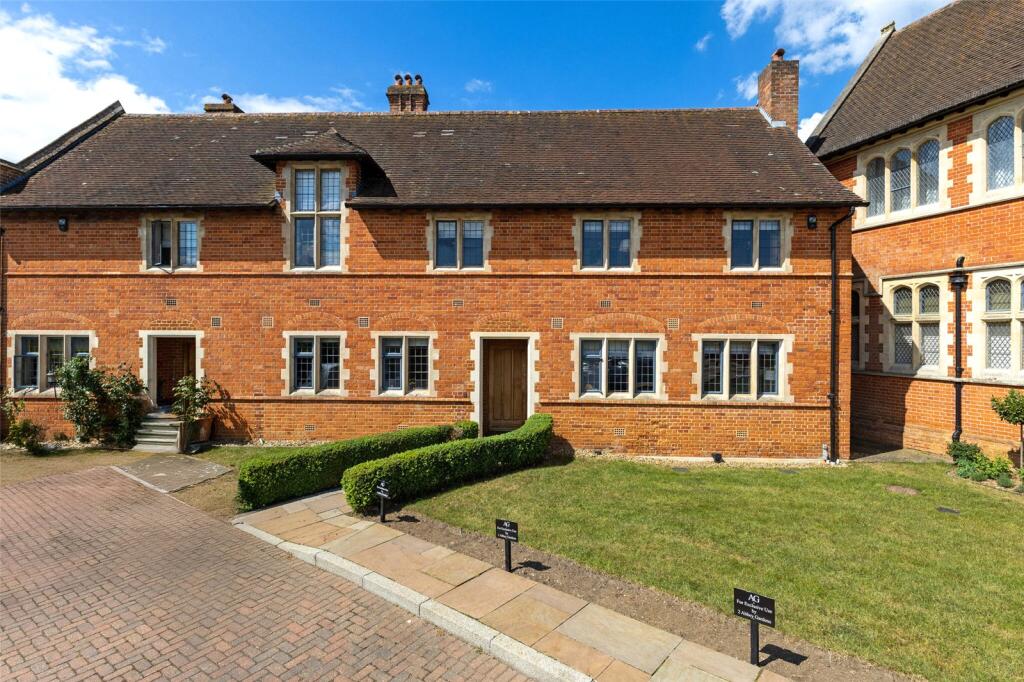 Main image of property: Abbey Gardens, Upper Woolhampton, Reading, Berkshire, RG7