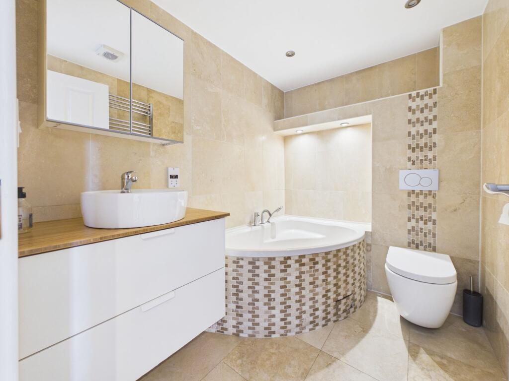 Apartment in Worcester - View 4