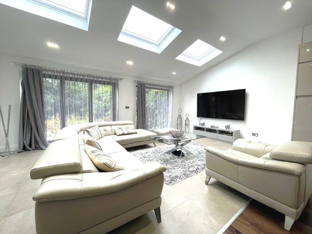 House in Enfield - View 4