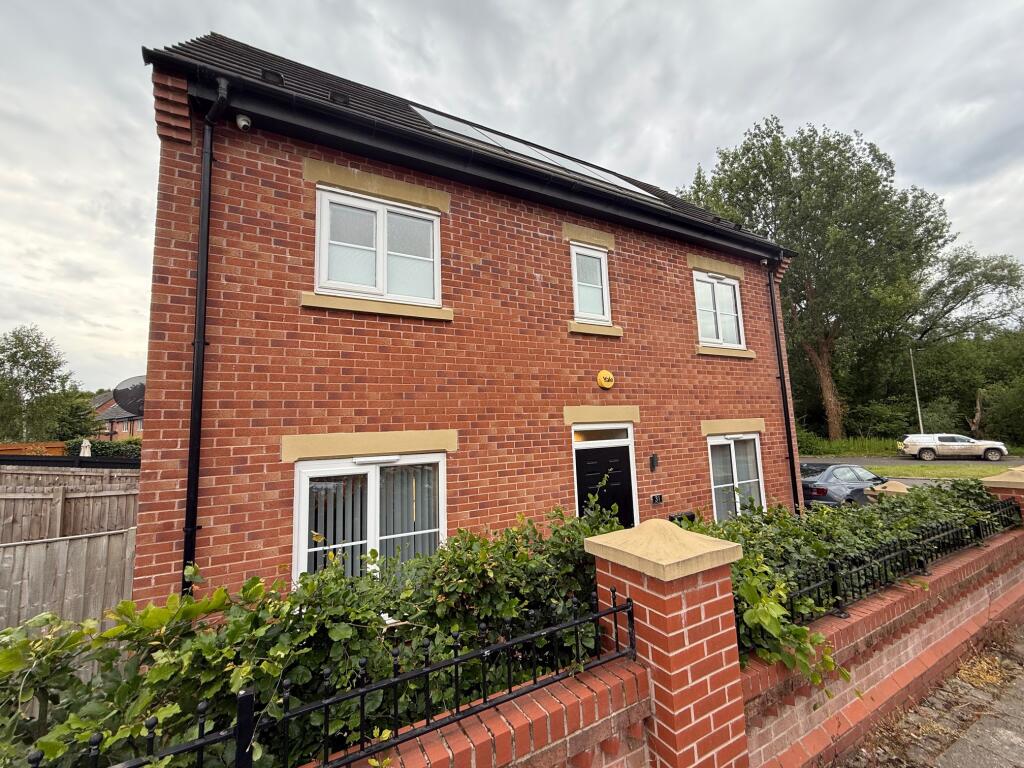 3-bed semi-detached on 31 Crankwood Road, Leigh, WN7 4GA, £220,000