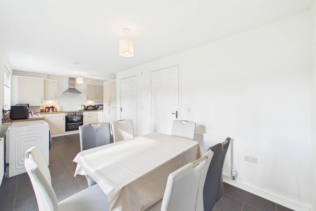 House in Motherwell, South Lanarkshire - More