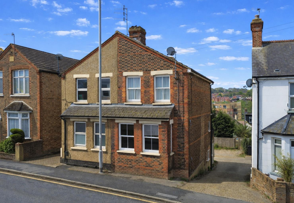 Main image of property: Lawn Lane, Apsley, Hemel Hempstead