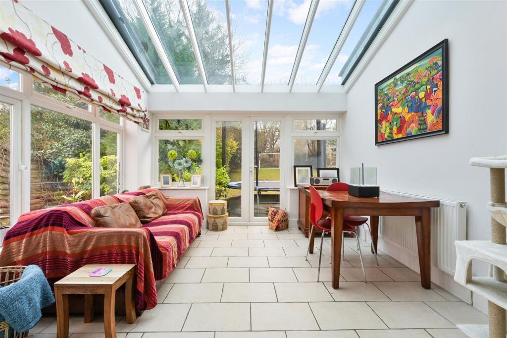 Downs Way, Epsom, KT18 photo 4
