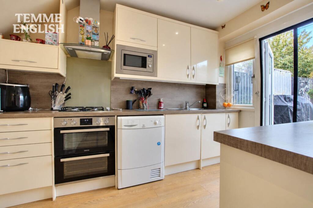 House in Basildon, Essex - View 3
