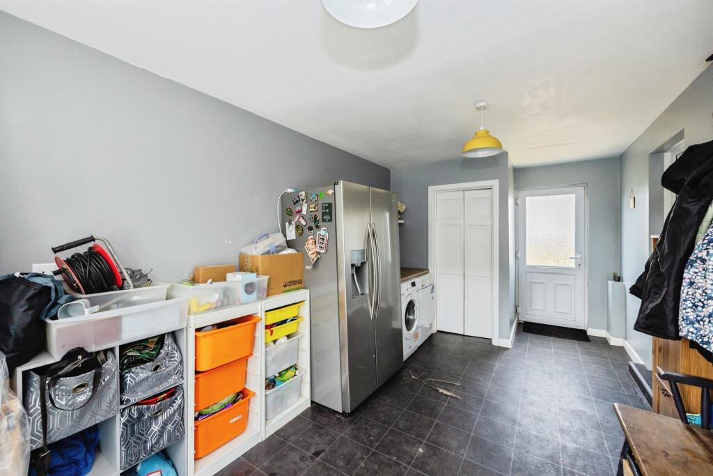 Blackdown Crescent, Havant photo 4