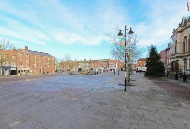 Retford Town Square 2.jpg