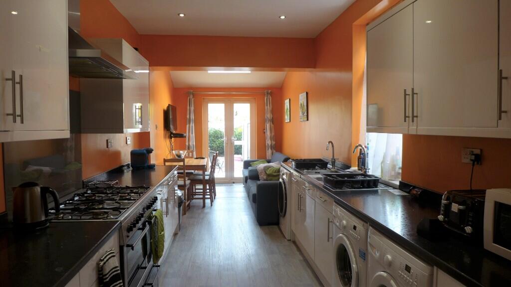 House in Portsmouth, Buckland - More