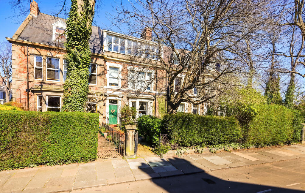 2-bed flat on Haldane Terrace, Jesmond, Newcastle Upon Tyne, £285,000