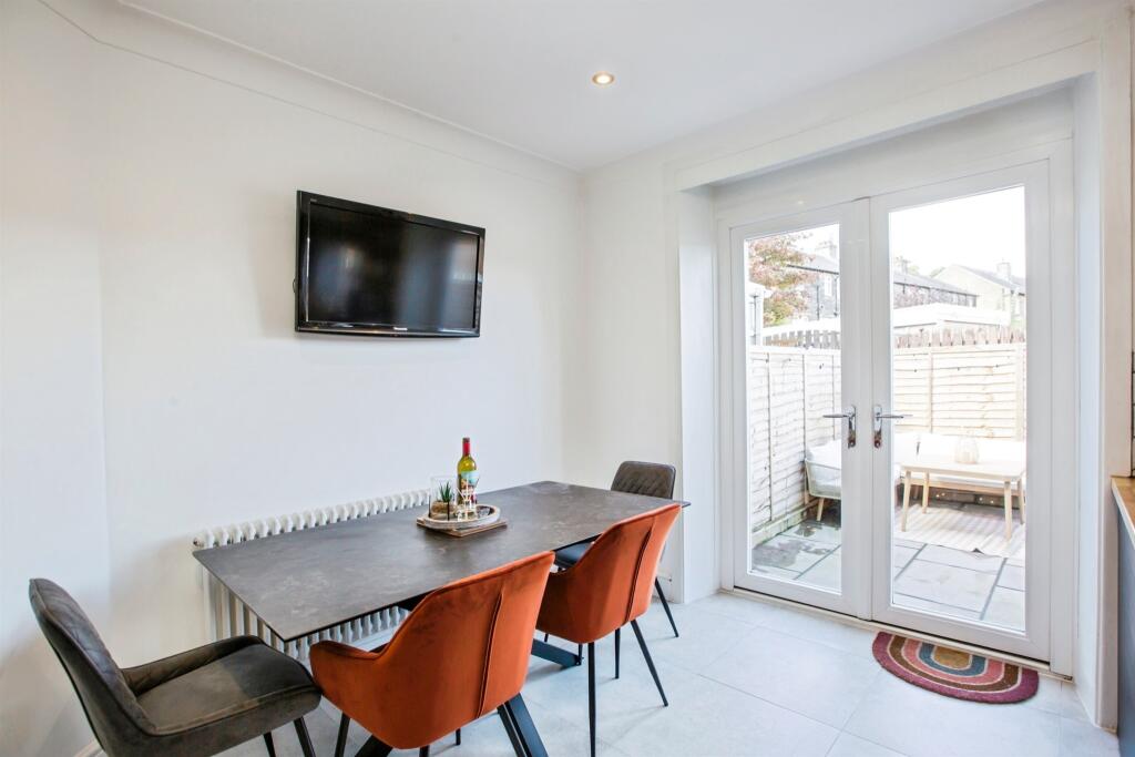 House in Halifax - View 5