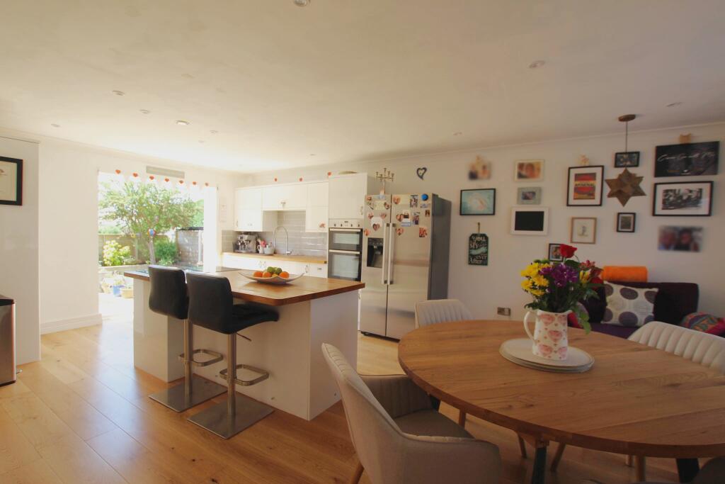 Cross Close, Haverhill - View 2